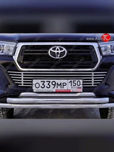 Нижняя декоративная вставка в бампер ТСС Тюнинг (d 12 мм) Toyota Hilux AN120 1-ый рестайлинг (2017-2020)