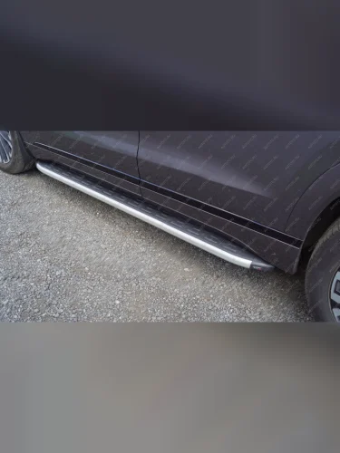 Пороги алюминиевые с пластиковой накладкой ТСС Тюнинг (серебро) JAECOO J8 (2024-2025)