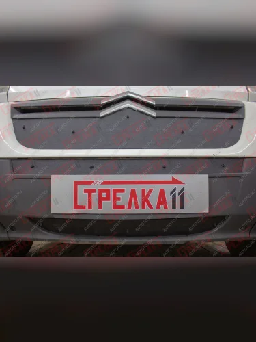 Зимняя защита на стяжке (середина) Стрелка11 (черная) CITROEN Jumper 250 (2006-2014)