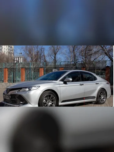 Молдинг двери передний левый Русская Артель (глянец под покраску) Toyota Camry  XV70 (2017-2021) дорестайлинг