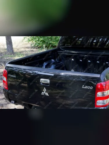 Накладка на задний откидной борт Русская Артель (без скотча) Mitsubishi L200 5 KK,KL дорестайлинг (2015-2019)