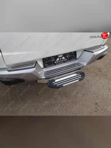 Задняя подножка алюминиевая Silver (под фаркоп тип Е) ___  tcup3s