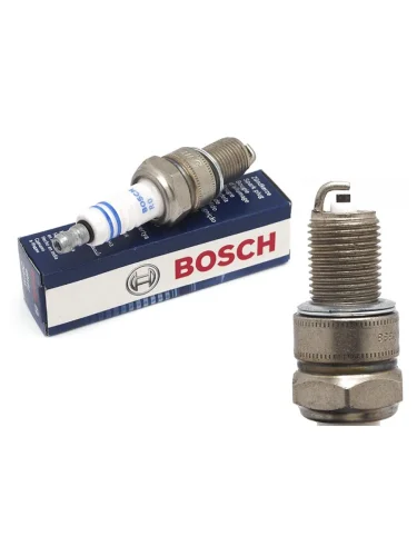 Свеча зажигания CHEVROLET AVEOLANOSNIVADAEWOO LACETTINEXIA 1.51.7 00-VAZ 2101-21102121 BOSCH 0241235755