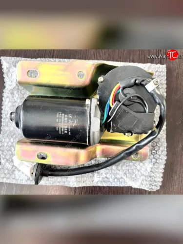 Мотор стеклоочистителя с кронштейном FAW J5 FAW 5205010-1hb1