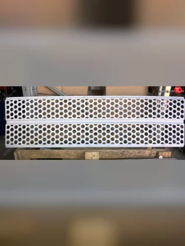 Решетка радиатора J6 (4180, 4250) цвет белый FAW 5302071-a01c