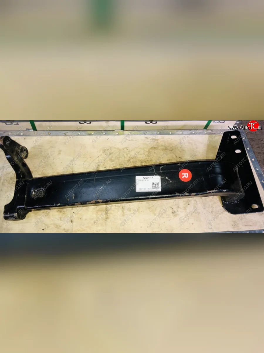 Кронштейн крепления бампера правый R 2отв 8х4 CA3310 ОРИГИНАЛ FAW 2803650-13cb  в Самаре Самарской области