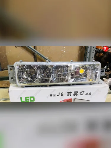 Фара противотуманная правая LED черная FAW 