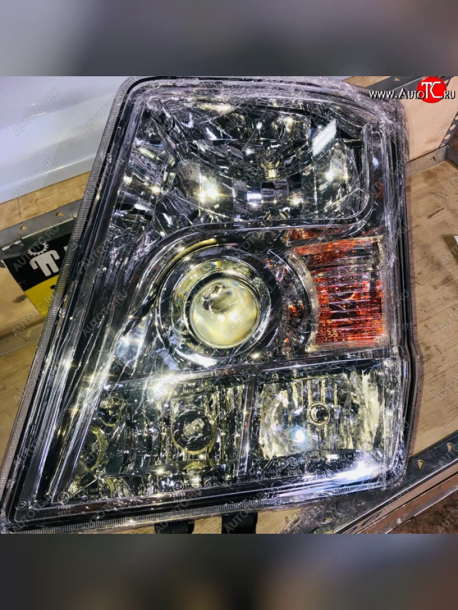 Фара передняя левая X3000 тягач SHACMAN dz97189723220  в Керчи Республика Крым