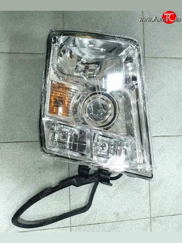 Фара передняя правая X3000 тягач SHACMAN dz97189723210
