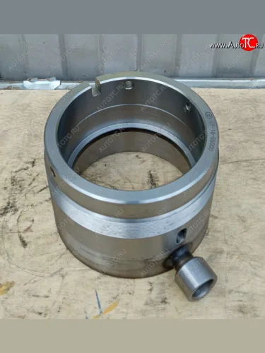 Крышка подшипника (обойма, гнездо) SD16 правая SHANTUI 16y-16-05000