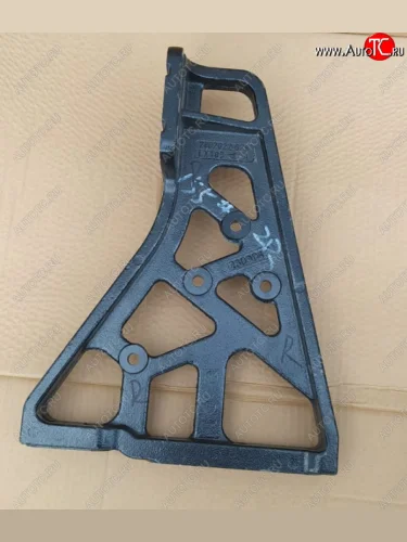     Кронштейн правый переднего нижнего устройства защиты J6, 3310 2802022-67SA FAW 2802022-67sa