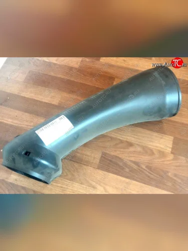 Патрубок воздухозаборника L=640 DZ9112196032 SHACMAN dz9112196032