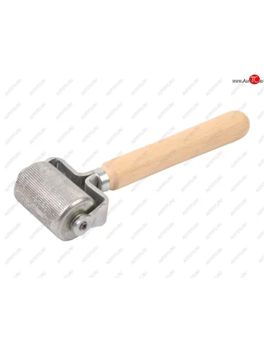 Ролик прикаточный металлический с деревянной ручкой (большой) 40мм STP STP 00530-00-00