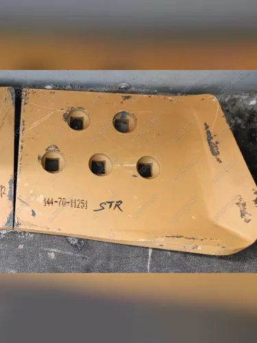 Нож боковой правый (5 отверстий) SD16 SHANTUI 16y-81-00003144-70-11261