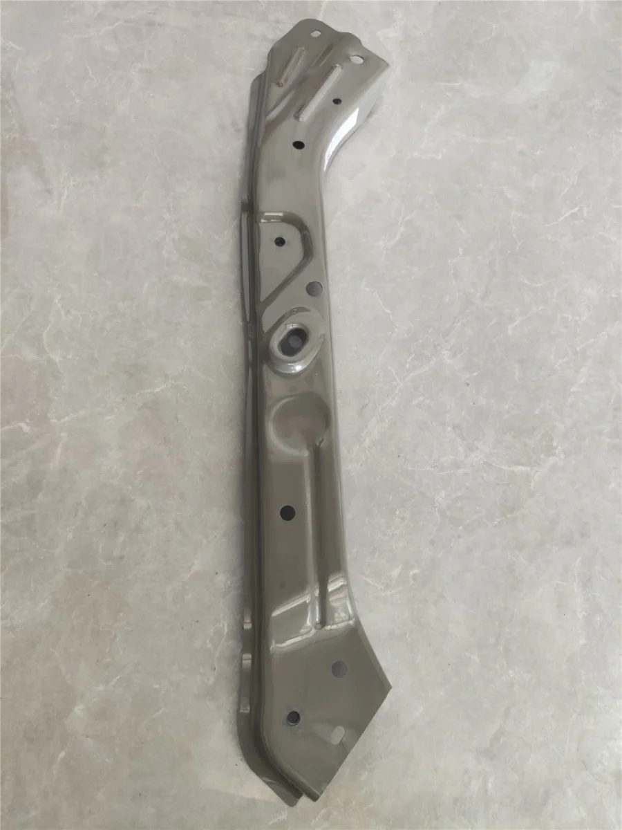 Планка телевизора CHERY ARRIZO 8 RHU DAR pt0000004  в Воронеже Воронежской области