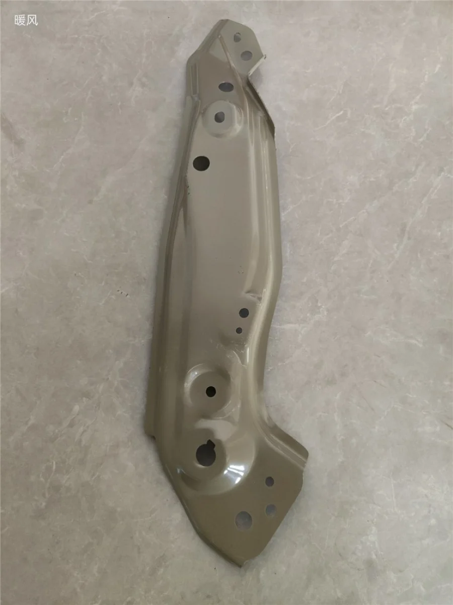 Кронштейн фары GEELY MONJARO RH DAR pt0000021  в Воронеже Воронежской области