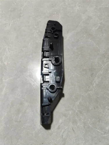 Кронштейн переднего бампера правый DAR Chery Arrizo 8 (2022-2025)