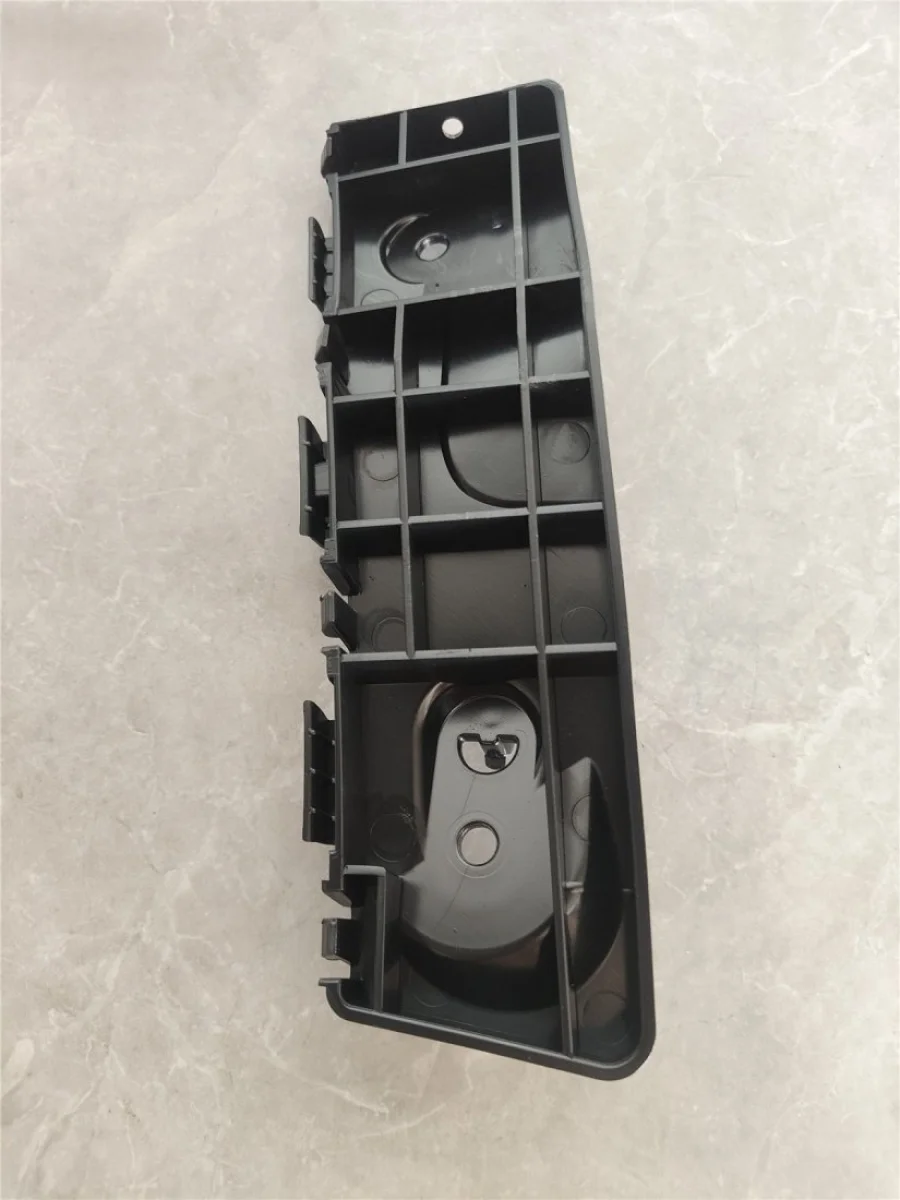 Кронштейн заднего бампера (правый нижний) DAR Changan UNI-K (2020-2025)  в Керчи Республика Крым