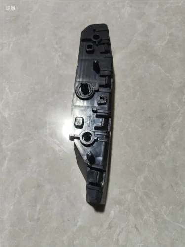 Кронштейн переднего бампера левый DAR Chery Arrizo 8 (2022-2025)