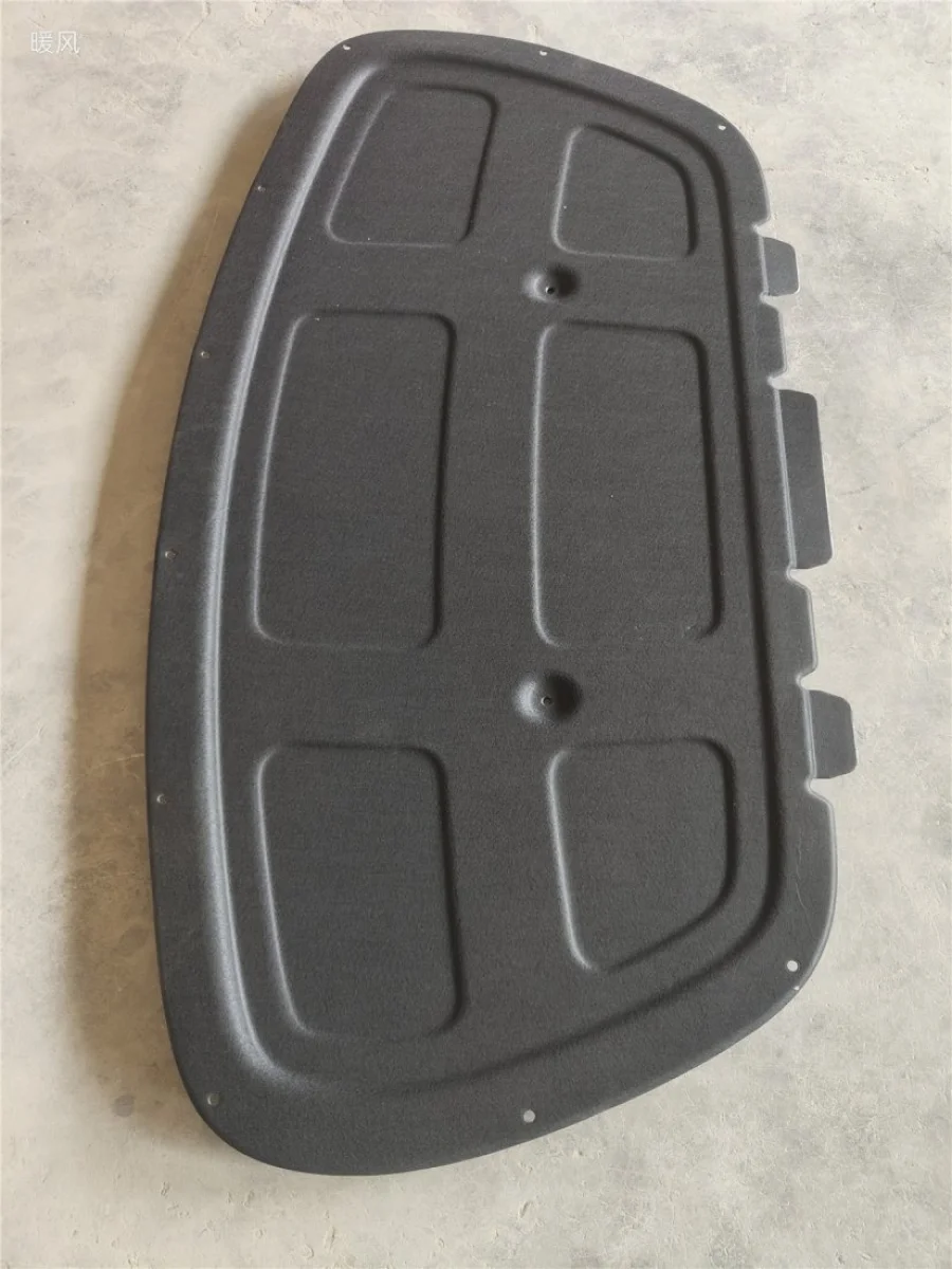 Утеплитель капота DAR  Geely Monjaro (2022-2025)  в Керчи Республика Крым