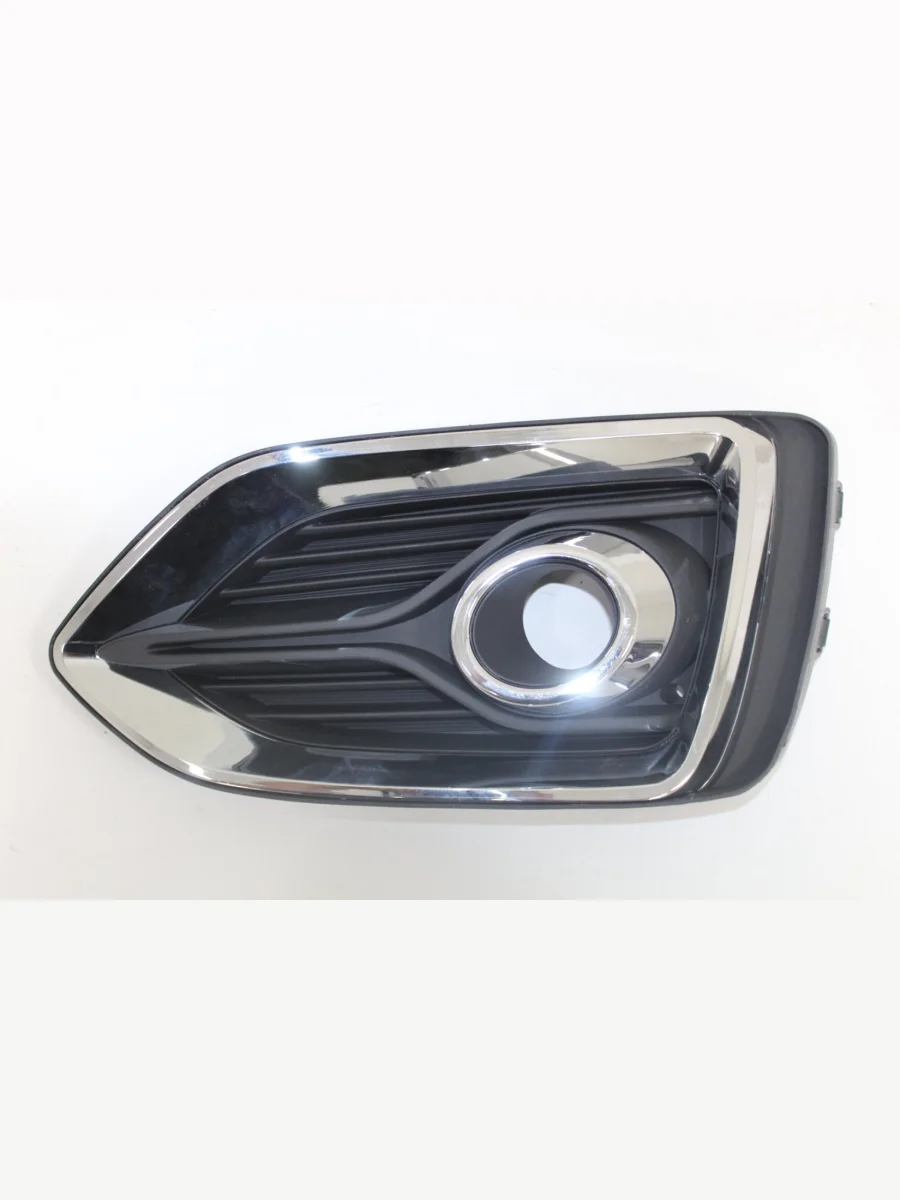 Рамка ПТФ хром Hyundai Solaris 2017- правая SAT otm1990013  в Воронеже Воронежской области