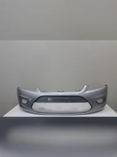 Бампер передний ТехноПласт (окрашенный) (Moondust Silver (Светло-серебристый)) Ford Focus  2 (2007-2011) седан рестайлинг, универсал рестайлинг, хэтчбэк 3 дв. рестайлинг, хэтчбэк 5 дв. рестайлинг