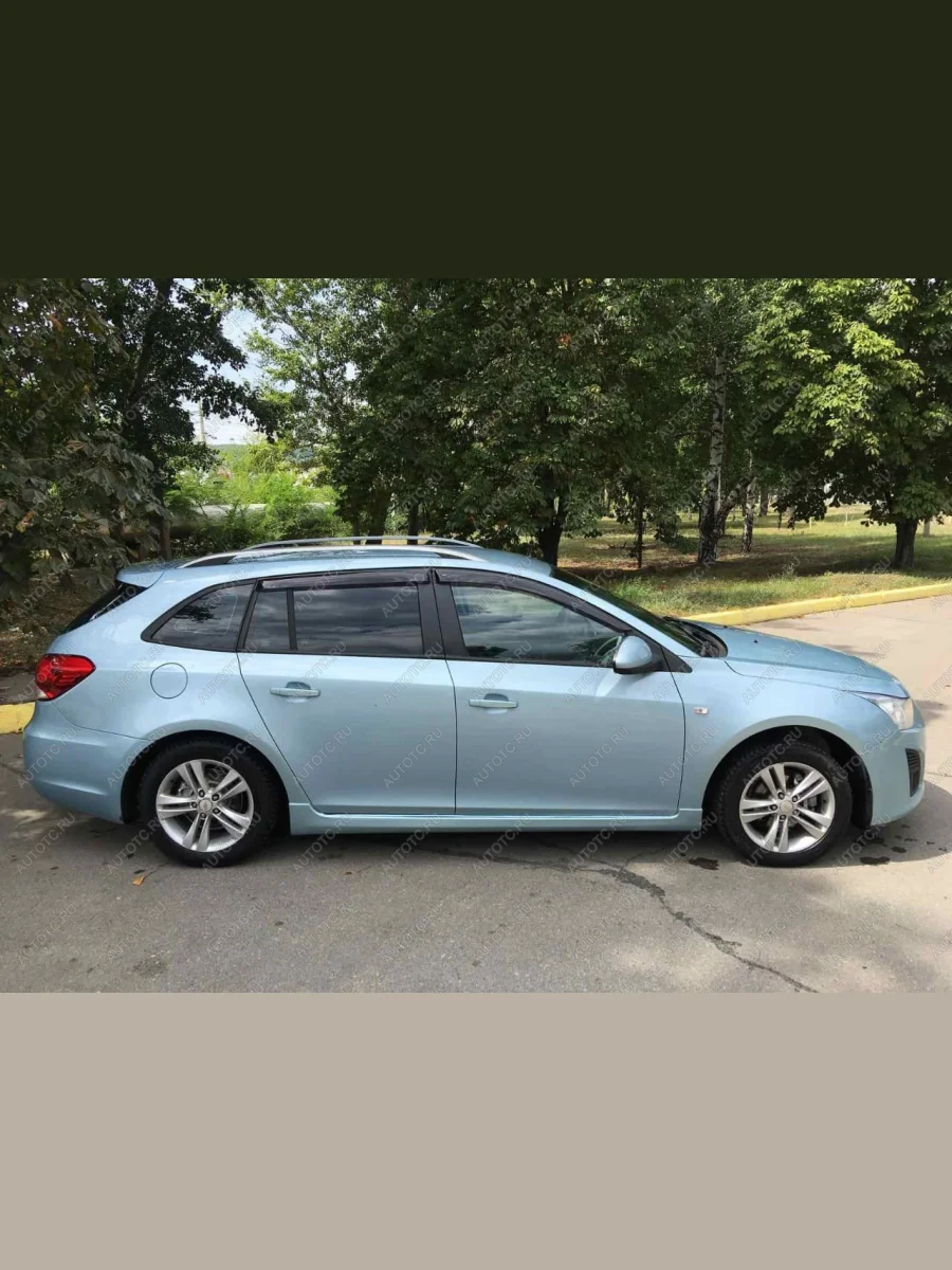 Пластиковые накладки порогов (резаные) Фанат Тюнинг Chevrolet Cruze J305 хэтчбек дорестайлинг (2009-2012) (неокрашенные (глянец под окраску))  в Керчи Республика Крым