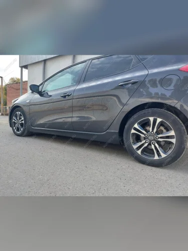Пластиковые накладки порогов Фанат Тюнинг KIA Ceed  2 JD (2012-2018) дорестайлинг универсал, дорестайлинг, хэтчбэк, рестайлинг универсал, рестайлинг, хэтчбэк