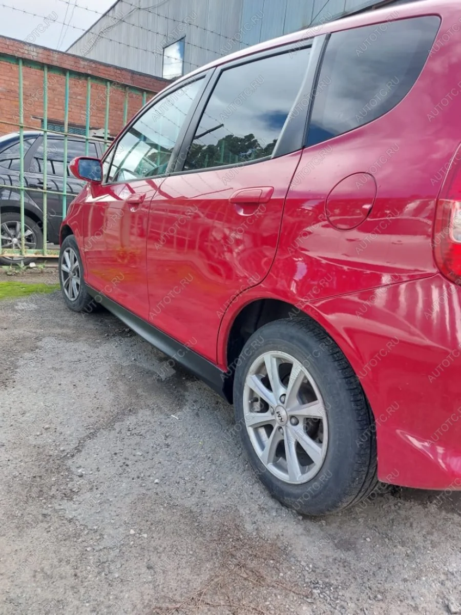 Пластиковые накладки порогов Фанат Тюнинг Honda Jazz (2001-2008) (неокрашенные (глянец под окраску))  в Керчи Республика Крым