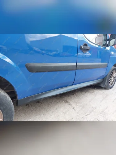 Пластиковые накладки порогов Фанат Тюнинг Fiat Doblo ( 223,  263) (2000-2022) дорестайлинг, рестайлинг