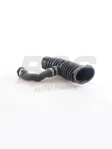 Патрубок FORD Focus (08-11) фильтра воздушного BSG