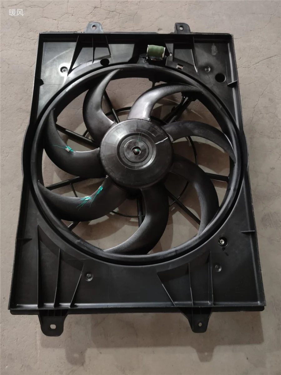 Диффузор радиатора CHERY ARRIZO 8   с доставкой в г. Керчь