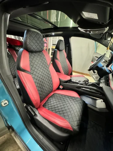 Комплект чехлов на сиденья Geely Coolray I (рестайлинг) с 23г.РомбЧерный + Бордовый + Черный
