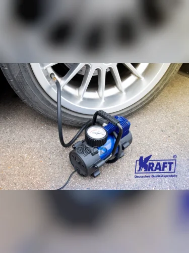 Компрессор Автомобильный 30 ЛМин.  7 Атм 3 Насадки, Сумка Kraft (Kt 800035) Kraft арт. KT 800035