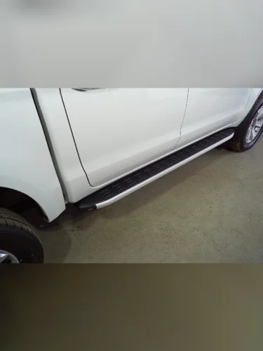 Пороги алюминиевые с пластиковой накладкой (1920 из 2-х мест) Sollers ST8 2025-