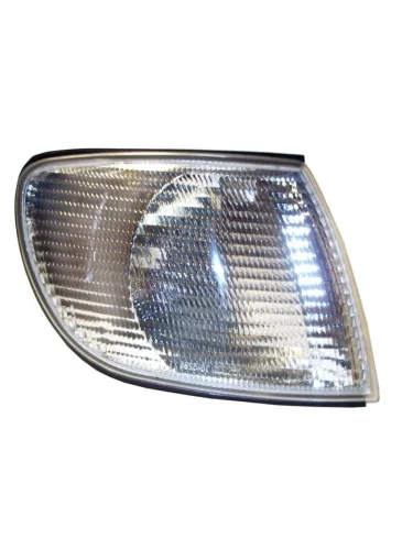 Габарит Audi A6 94-97 (Справа белый)