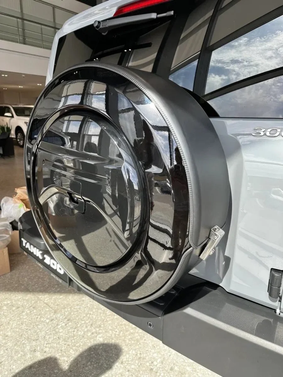 Бокс (чехол) запасного колеса (265/65 R17) RALEX V1  Tank 300 (2020-2025) (обод - черный матовый, тарелка -  черный глянцевый)  с доставкой в г. Керчь