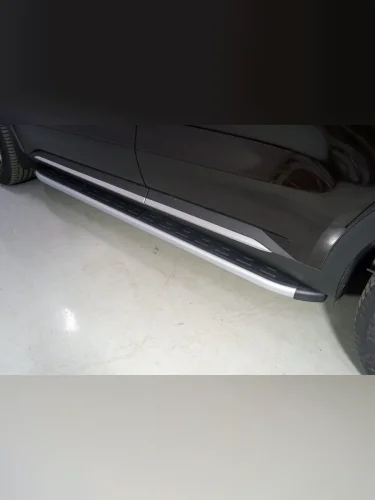 Пороги алюминиевые с пластиковой накладкой (карбон серебро) 2120 мм Haval H5 Diesel 4WD 2024