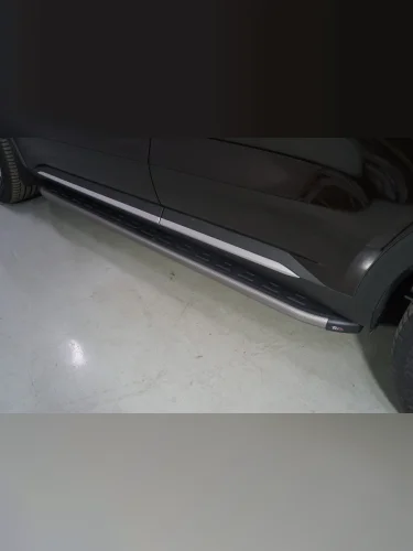 Пороги алюминиевые с пластиковой накладкой (карбон серые)  2120 мм Haval H5 Diesel 4WD 2024