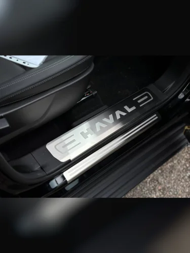 Накладки на пороги (лист шлифованный с полосой) 4шт Haval H7 2.0 4WD 2024