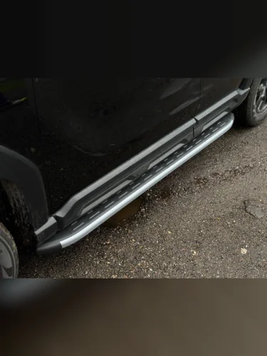 Пороги алюминиевые с пластиковой накладкой (карбон серебро) 1720 мм Haval H3 1.5 2WD 2024