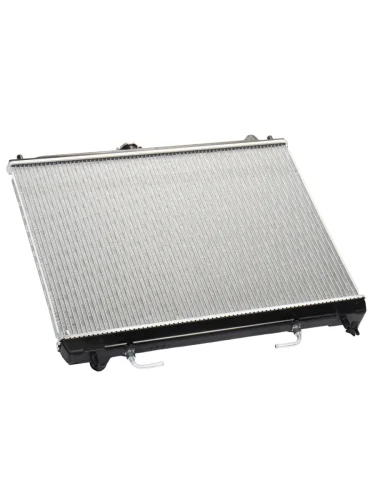 Радиатор MITSUBISHI Pajero (00-06) охлаждения двигателя SAKURA